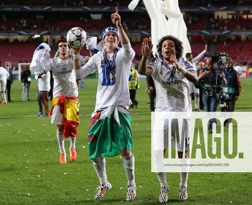Lissabon Fußball Champions League Finale Real Madrid CF vs. Club Atletico de Madrid, vorn v.l. v.l. Gareth Bale (Real) und Marcelo feiern den Sieg
