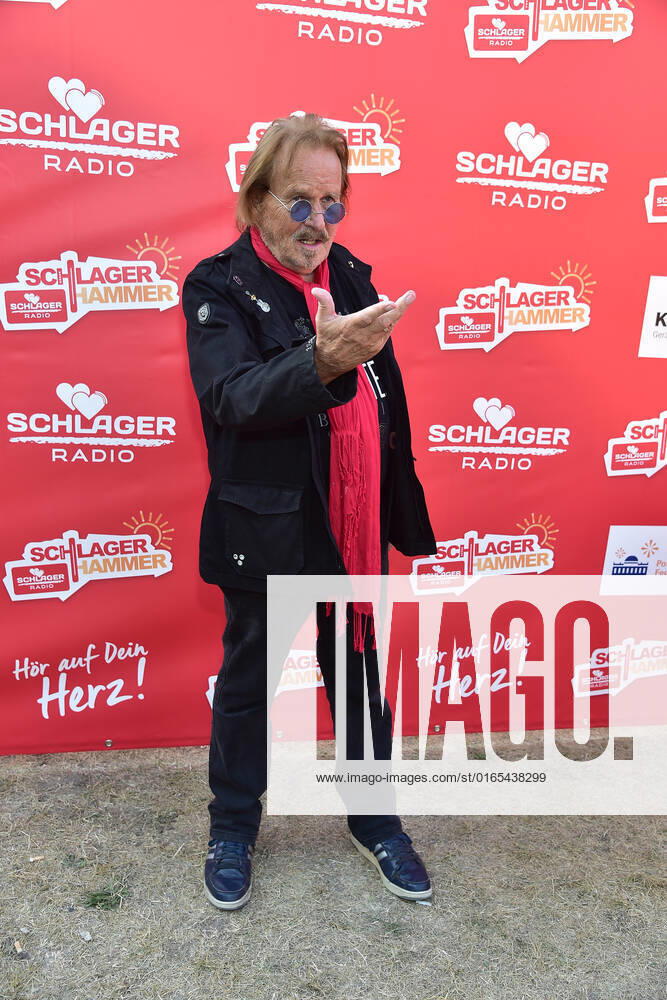 8.ten schlagerHammer 2022 Frank Zander beim 8 Schlager Hammer, Austragungsort in ORANIENBURG an der Orangerie Berlin 13.08.2022