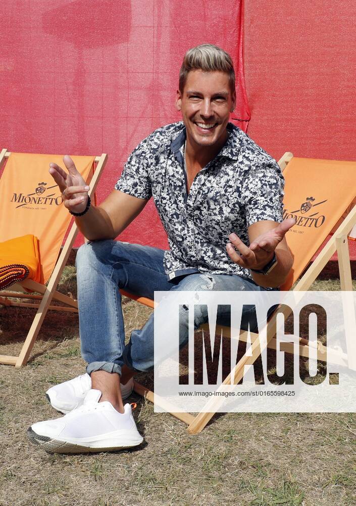 Norman Langen bei der Schlager Radio Schlager Hammer Tour 2022 in Oranienburg.