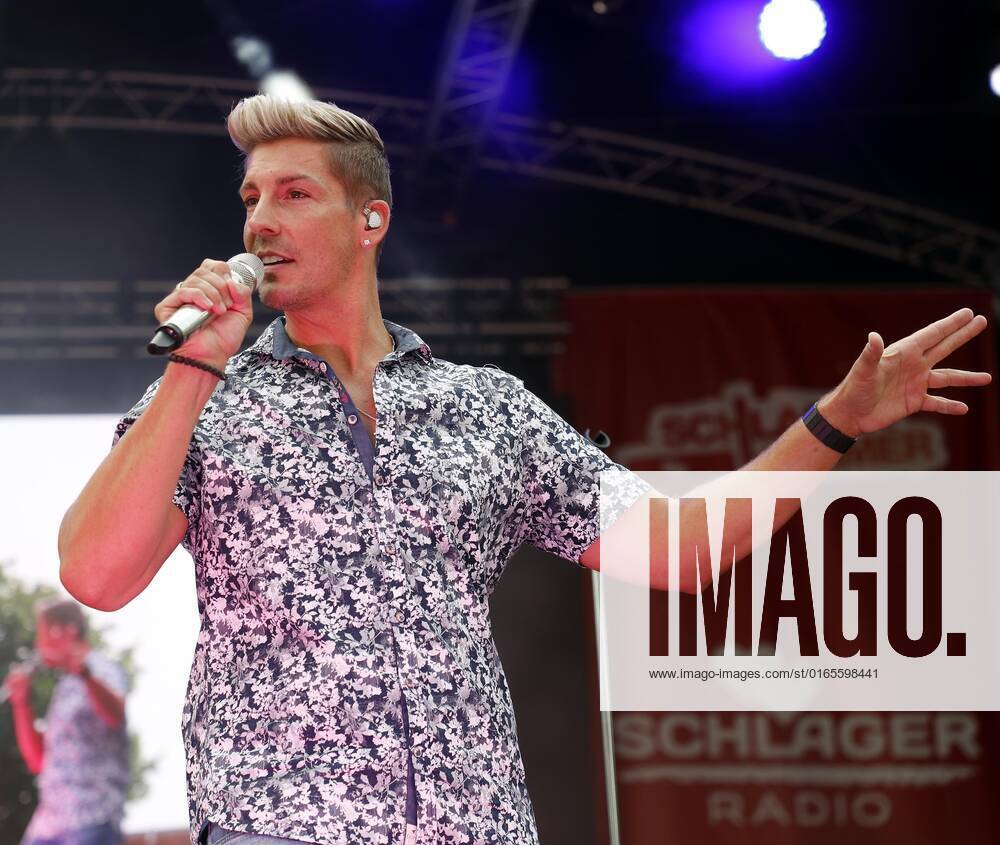 Norman Langen bei der Schlager Radio Schlager Hammer Tour 2022 in Oranienburg.