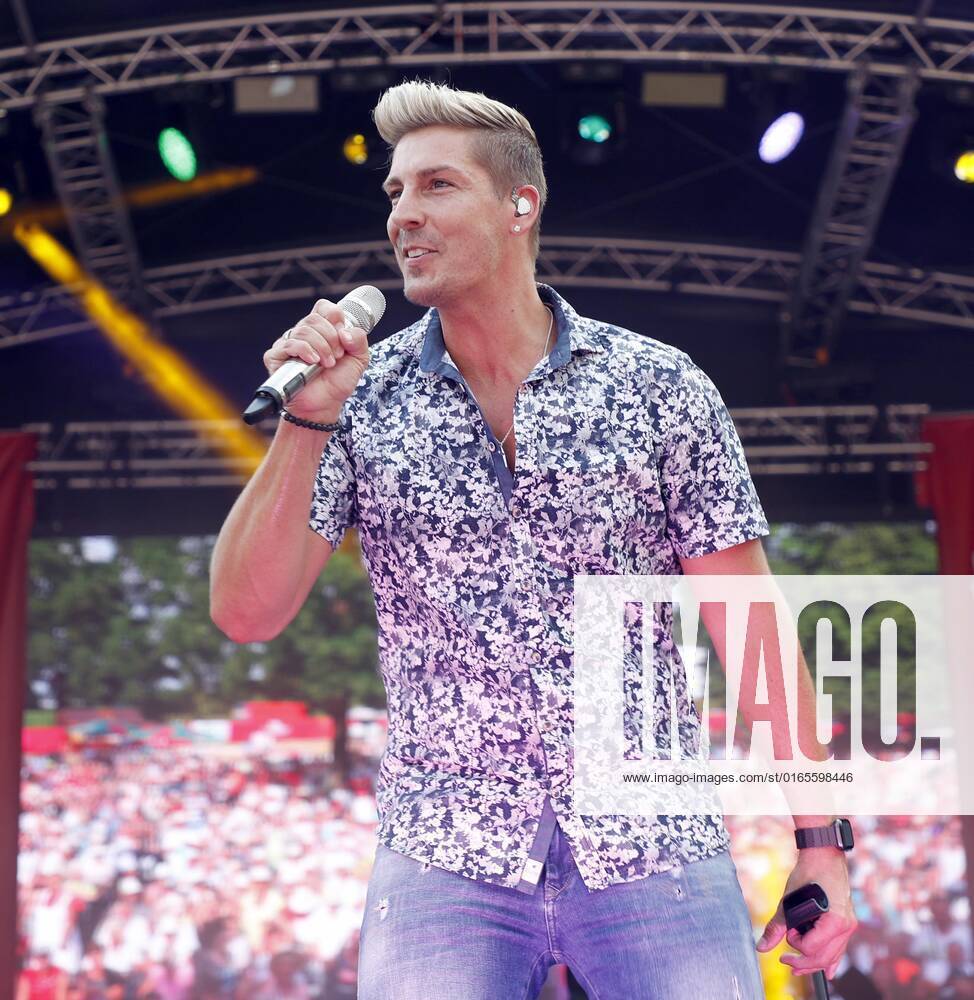 Norman Langen bei der Schlager Radio Schlager Hammer Tour 2022 in Oranienburg.
