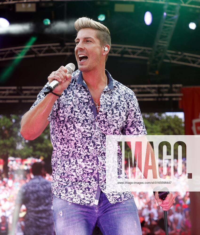 Norman Langen bei der Schlager Radio Schlager Hammer Tour 2022 in Oranienburg.