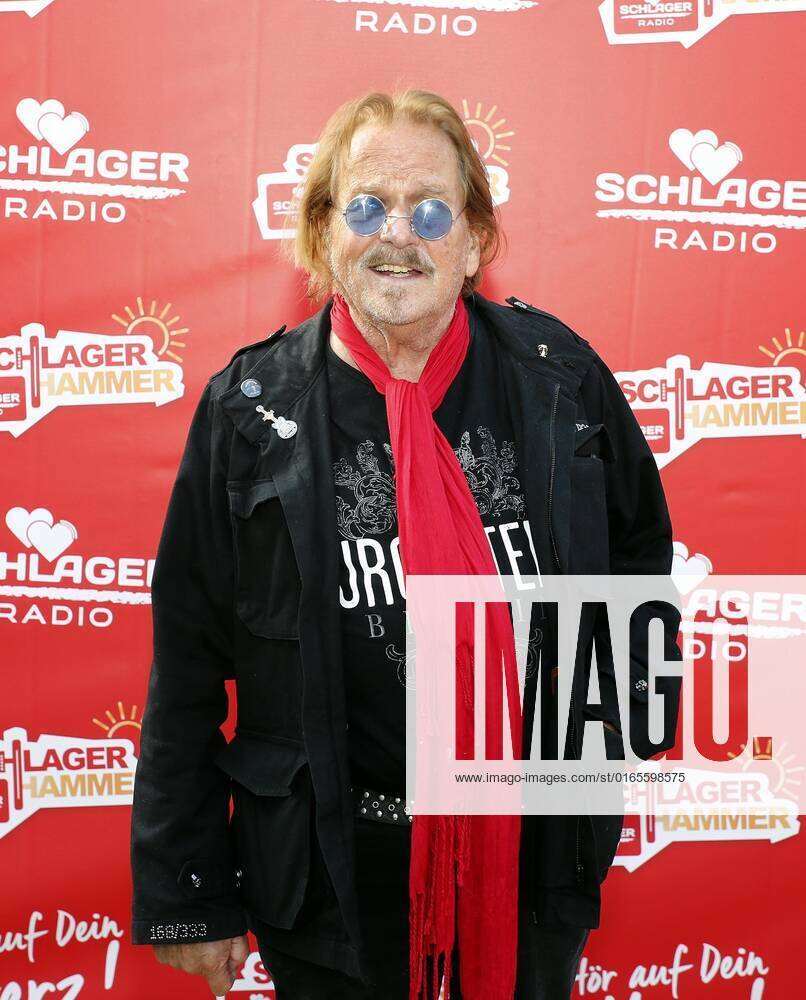 Frank Zander bei der Schlager Radio Schlager Hammer Tour 2022 in Oranienburg.