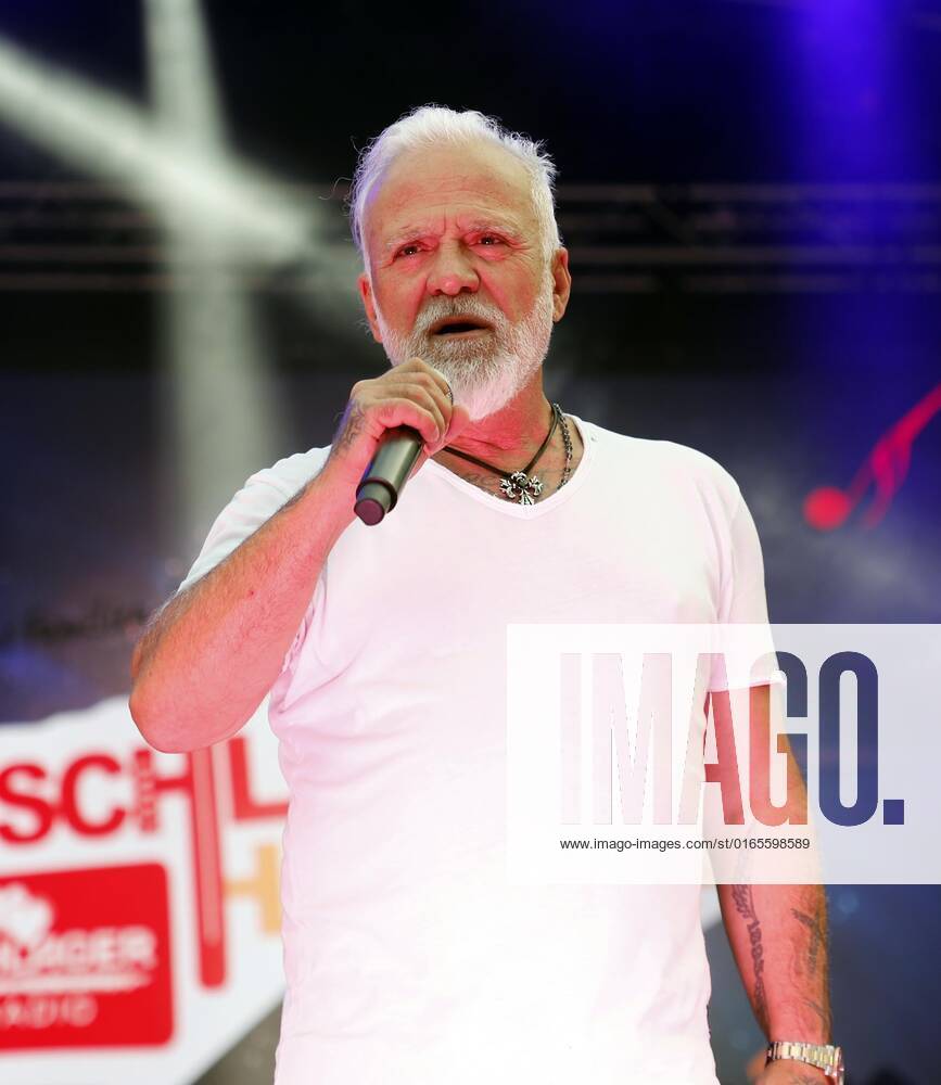 Nino de Angelo bei der Schlager Radio Schlager Hammer Tour 2022 in Oranienburg.