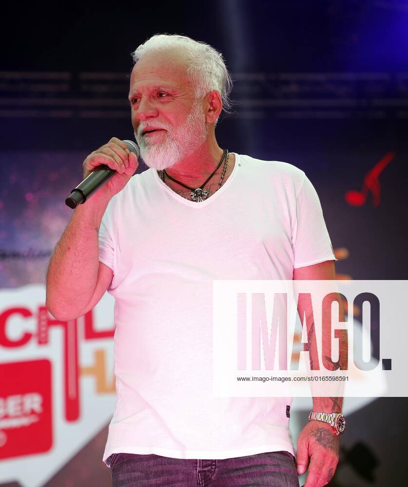 Nino de Angelo bei der Schlager Radio Schlager Hammer Tour 2022 in Oranienburg.