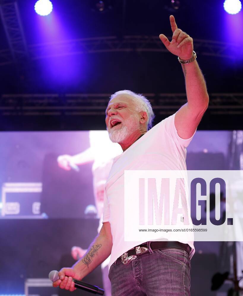 Nino de Angelo bei der Schlager Radio Schlager Hammer Tour 2022 in Oranienburg.