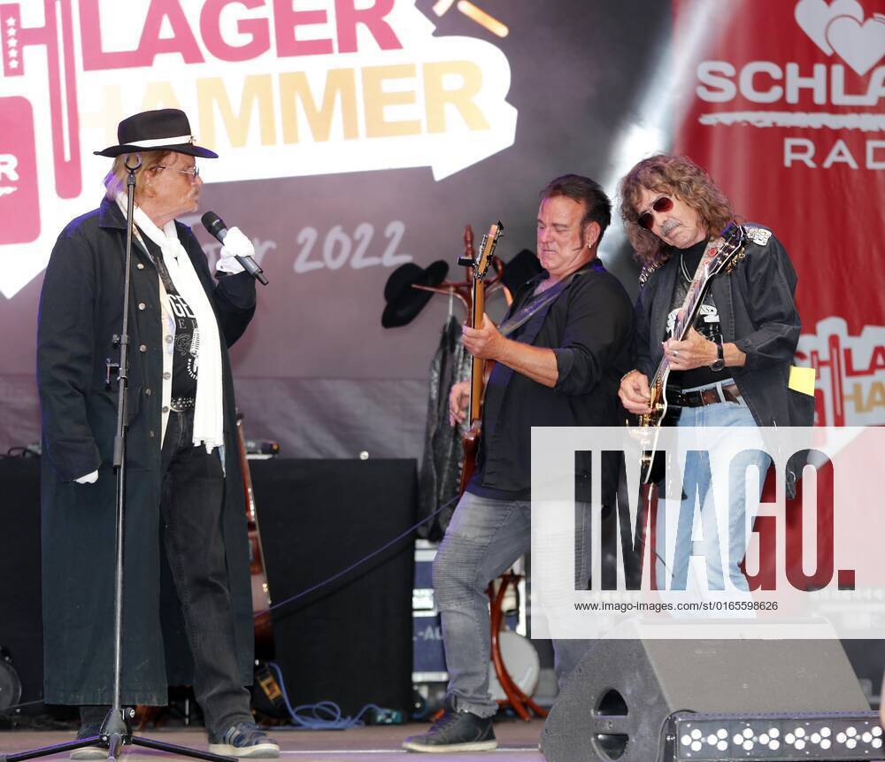 Frank Zander bei der Schlager Radio Schlager Hammer Tour 2022 in Oranienburg.