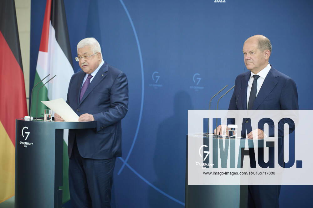 Olaf Scholz trifft Mahmoud Abbas in Berlin Bundeskanzler Olaf Scholz (SPD) und Mahmoud Abbas (Präsidenten der Palästinensischen Autonomiebehörde) während der gemeinsamen Pressekonferenz am 16.08.2022 im Bundeskanzleramt in Berlin. Berlin Bundeskanzleramt Berlin Deutschland