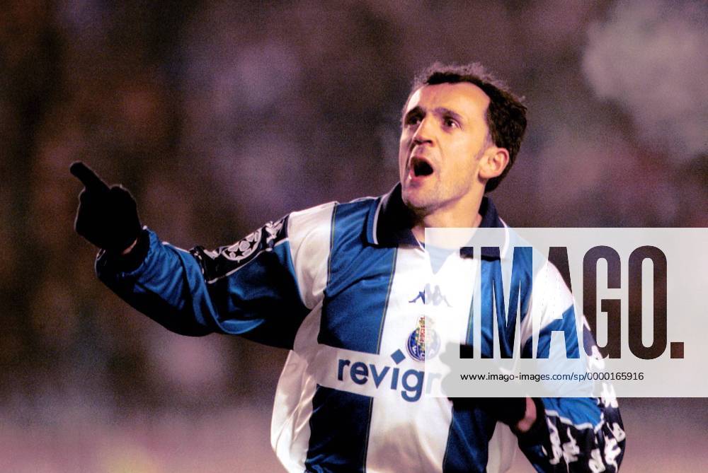 Ljubinko Drulovic ( FC Porto), Schütze des 1:0, jubelnd Fußball EC 1 Herren Champions League 1999 2000, 2. Runde, Zwischenrunde, Prag - FC Porto (Portugal) 0:2 Einzelbild Prag Freude,