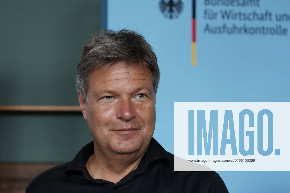 Stefan Wenzel, Parlamentarischer Staatssekretär 20.8.2022 Robert Habeck, Bundesminister für Wirtschaft und Klimaschutz, beim Tag der offenen Tür der Bundesregierung im Wirtschaftsministerium, beim unangekündigtem Rundgang Berlin Berlin GER