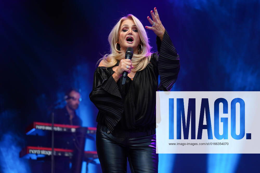 Bonnie Tyler in Worms auf dem Jazz & Joy Festival 21.08.2022 Die britischen Pop- und Rocksängerin Bonnie Tyler auf dem Jazz & Joy Festival in Worms. Worms Jazz & Joy Rheinland-Pfalz