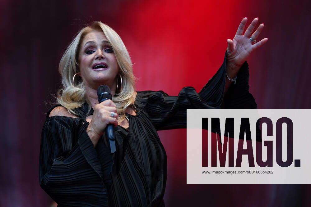 Bonnie Tyler in Worms auf dem Jazz & Joy Festival 21.08.2022 Die britischen Pop- und Rocksängerin Bonnie Tyler auf dem Jazz & Joy Festival in Worms. Worms Jazz & Joy Rheinland-Pfalz