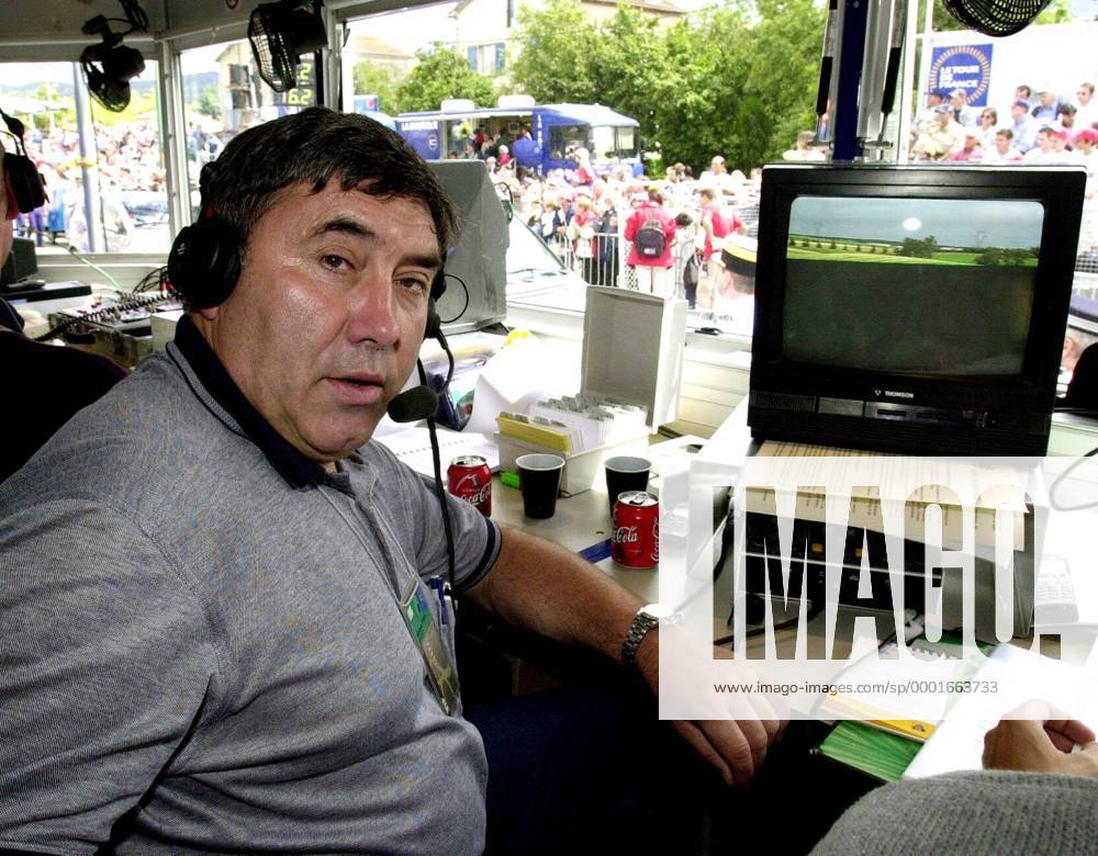Radsportlegende Eddy Merckx (Belgien) während der Tour de France 2000 als Co Kommentator - Radsport Herren Tour de France 2000, Straßenradsport, Straße, Rad Einzelbild Reporterplatz, Reporterplätze, Kommentatorenplatz Revel, Kommentatorenplätze