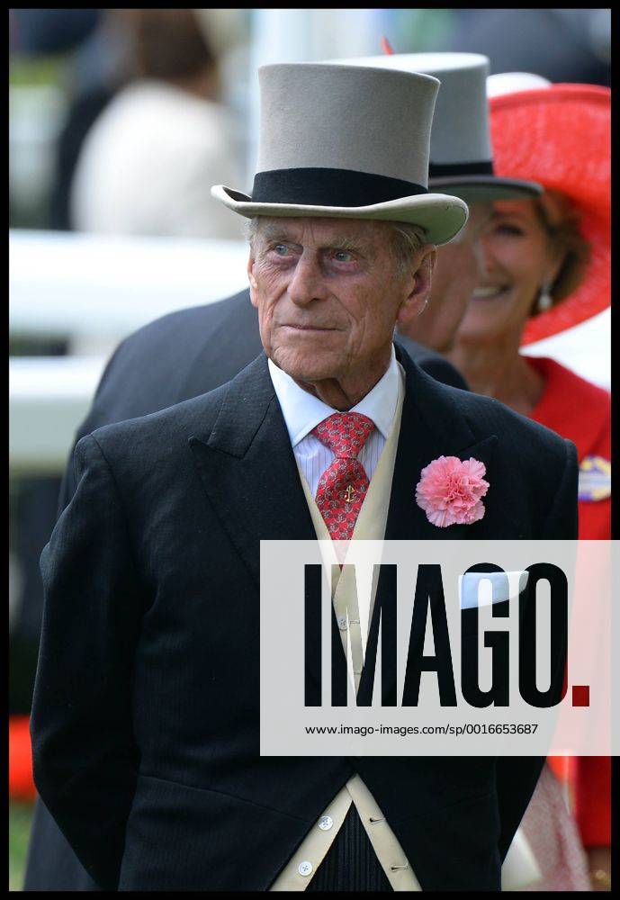 Ascot, United Kingdom. Prince Philippe, Duke of Edinburgh arrive for Day 2 of Royal Ascot at Ascot Racecourse. AndrewxParsonsx xi-Images IIM-2483-0004