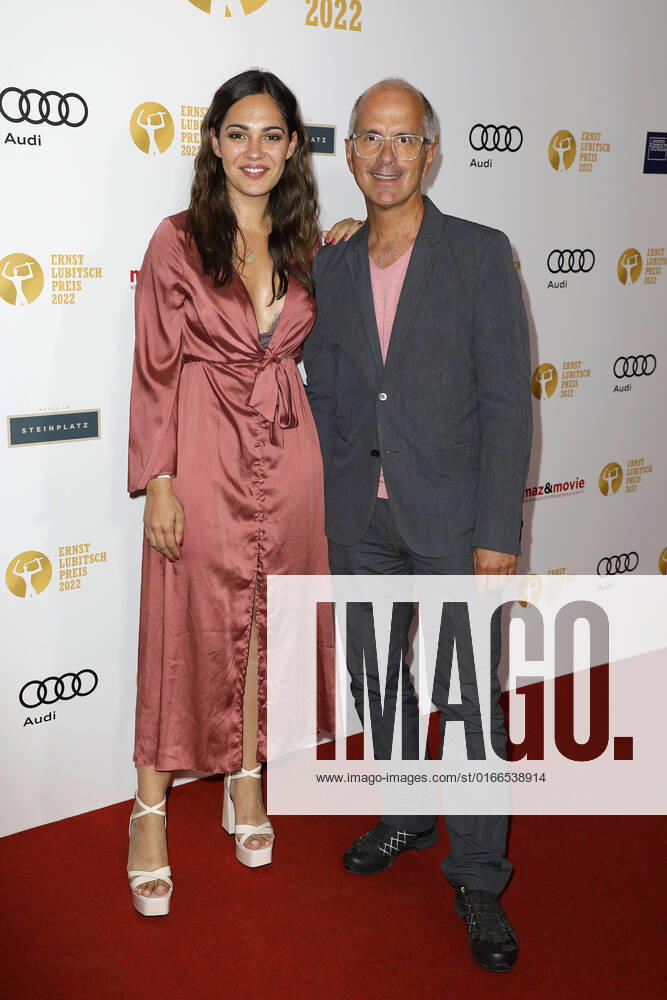 Nilam Farooq und Christoph Maria Herbst, die beiden Preisträger bei der Verleihung vom Ernst-Lubitsch-Preis am 23.08.2022 in Berlin Ernst-Lubitsch-Preis Verleihung 2022 in Berlin