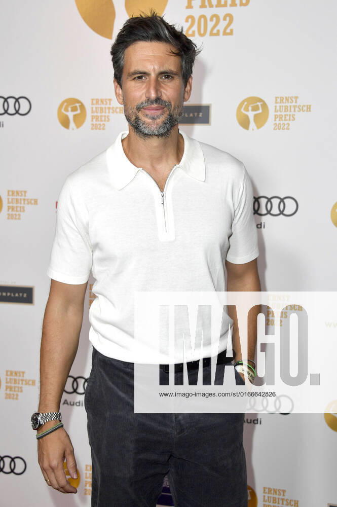 Tom Beck bei der 64. Verleihung vom Ernst-Lubitsch-Preis 2022 in der Astor Film Lounge. Berlin