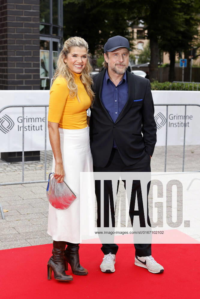 Schauspielerin Anke Engelke und Schauspieler Bjarne Mädel bei der 58. Verleihung des Grimme Preises 2022 im Theater der Stadt Marl. Marl, 26.08.2022 NRW Deutschland
