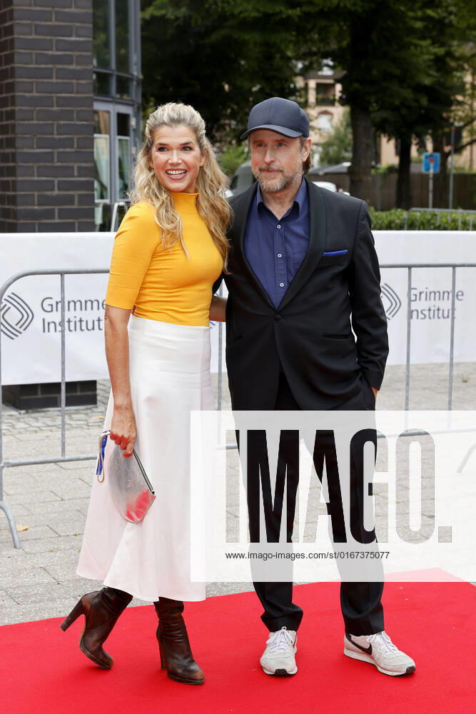 Schauspielerin Anke Engelke und Schauspieler Bjarne Mädel bei der 58. Verleihung des Grimme Preises 2022 im Theater der Stadt Marl. Marl, 26.08.2022 NRW Deutschland