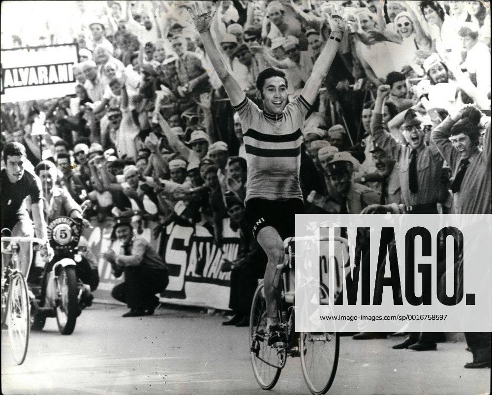 Sep. 09, 1971 - Another Title For Eddy Merckx; Eddy Merckx, the famous Belgian cyclist, winning the final sprint, to take the world professional road championship over 168 miles, at Mendrisio, Switzerland, on Sunday. - ZUMAk09