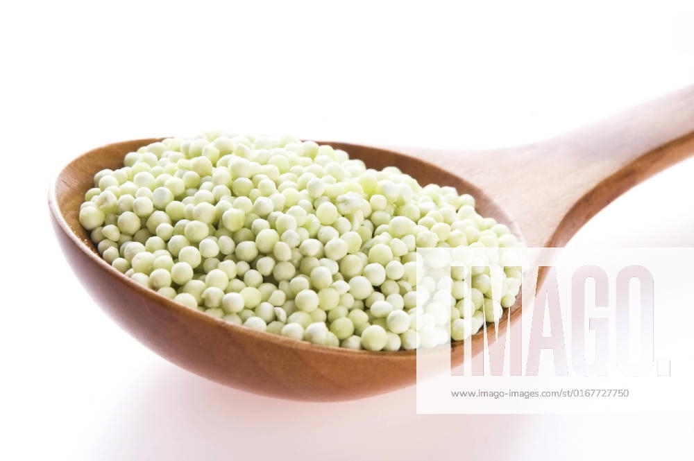 IMAGO Creative, Food, Tapioka tapioca pearls with lime. white bubble tea ingredients , 3682113.jpg, asia, asian, background, boba, bubble, cooking, dessert, food, ingredient, kolak, pearl, plant, pudding, root, sago, snack, starch, sweet, taho, tapioca, tea, white, manioc, fruit, acid, lemon, green, lime,