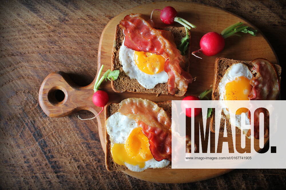 IMAGO Creative, Sommer, Food, Radieschen frühstück,spiegelei,toast,frühstücke,spiegeleier,toastbrot,toastbrote,toasts