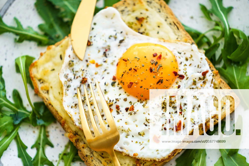 Spiegelei,toastbrot,egg cheese toast,spiegeleier,toast,toastbrote,toasts