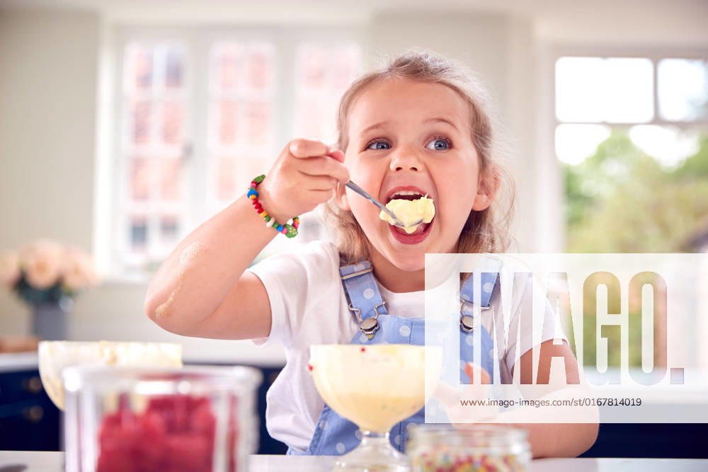 Mädchen,essen,eisbecher,homonym,isst,nahrungsaufnahme,eis,eiscreme,speiseeis