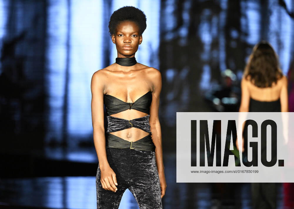 Schwarzkopf Elite Model Look 2022 Wettbewerb in Prag Models during the catwalk of world final Schwarzkopf Elite Model Look 2022 competition in Prague, Czech Republic, August 30, 2022. (CTKxPhoto MichaelaxRihova) CTKPhotoP2022083100145 mir 17