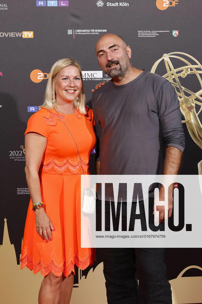 Fernsehmoderatorin Aleksandra Bechtel und Regisseur Tobi Baumann beim Kölner Emmy Cocktail 2022 anlässlich der 16. Kölner Jurysitzung des International Emmy auf Schloss Arff. Köln, 31.08.2022 NRW Deutschland