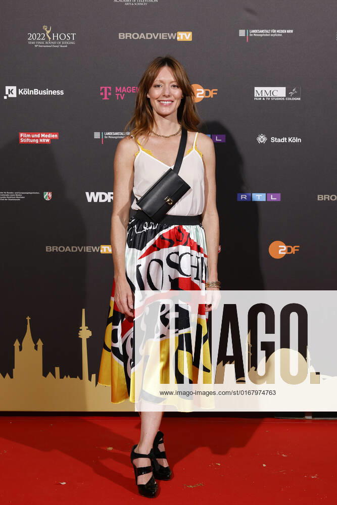 Schauspielerin Lavinia Wilson beim Kölner Emmy Cocktail 2022 anlässlich der 16. Kölner Jurysitzung des International Emmy auf Schloss Arff. Köln, 31.08.2022 NRW Deutschland