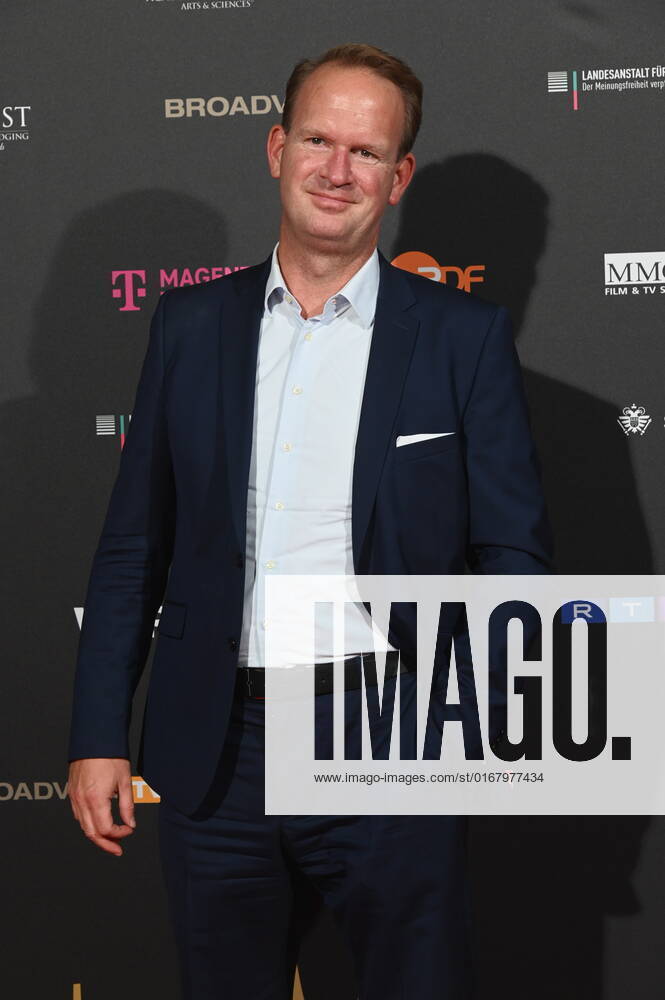 Stefan Löcher, Chef der Kölner Lanxess-Arena kommt zur Abendveranstaltung anlässlich der Jurysitzung zum international Emmy Award 2022 - Semi Final round of Judging der international Emmy Awards auf Schloss Arff