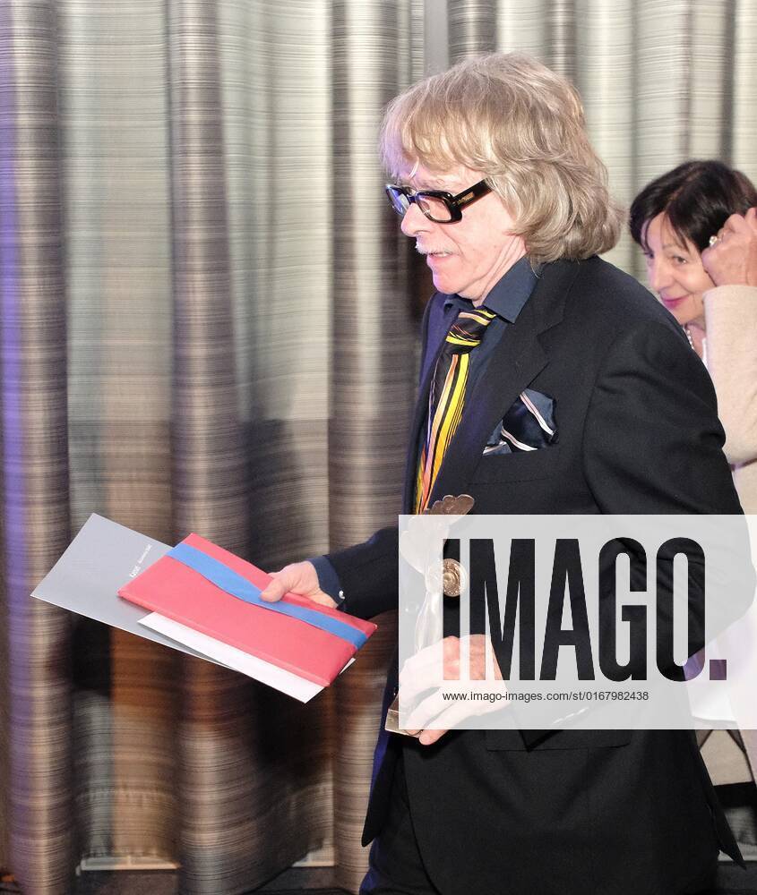 Kassel Jährliche Verleihung durch die Stiftung BrücknerKühnner und der Stadt Kassel Helge Schneider erhält im Jahr 2022 den Kasseler Literaturpreis für grotesken Humor Bild zeigt: Preisträger Helge Schneider