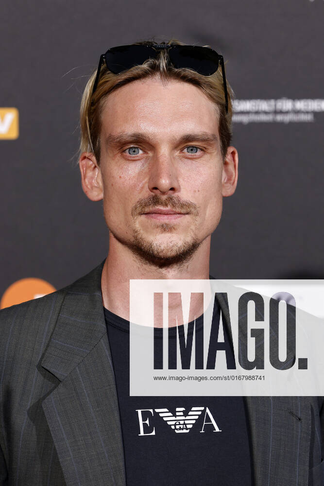 Schauspieler Daniel Sträßer beim Kölner Emmy Cocktail 2022 anlässlich der 16. Kölner Jurysitzung des International Emmy auf Schloss Arff. Köln, 31.08.2022 NRW Deutschland