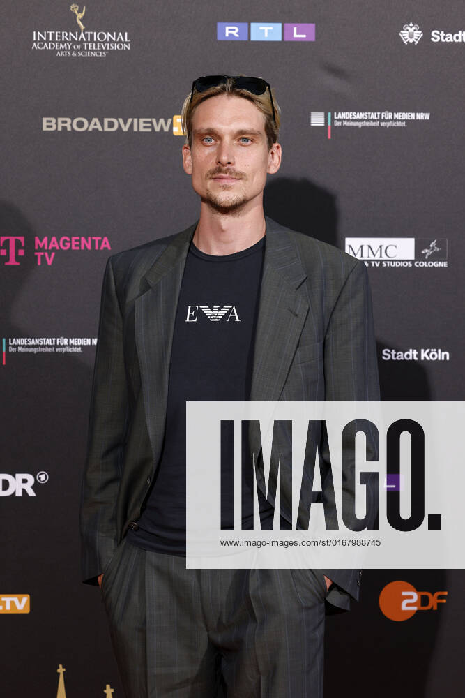 Schauspieler Daniel Sträßer beim Kölner Emmy Cocktail 2022 anlässlich der 16. Kölner Jurysitzung des International Emmy auf Schloss Arff. Köln, 31.08.2022 NRW Deutschland
