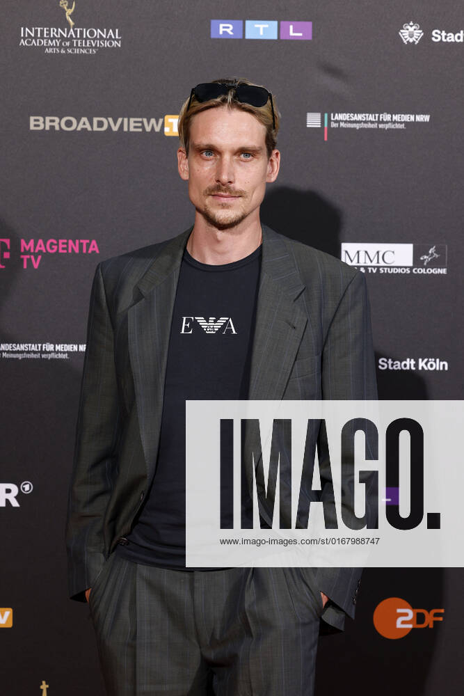 Schauspieler Daniel Sträßer beim Kölner Emmy Cocktail 2022 anlässlich der 16. Kölner Jurysitzung des International Emmy auf Schloss Arff. Köln, 31.08.2022 NRW Deutschland