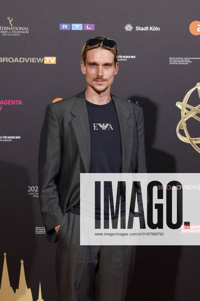 Schauspieler Daniel Sträßer beim Kölner Emmy Cocktail 2022 anlässlich der 16. Kölner Jurysitzung des International Emmy auf Schloss Arff. Köln, 31.08.2022 NRW Deutschland