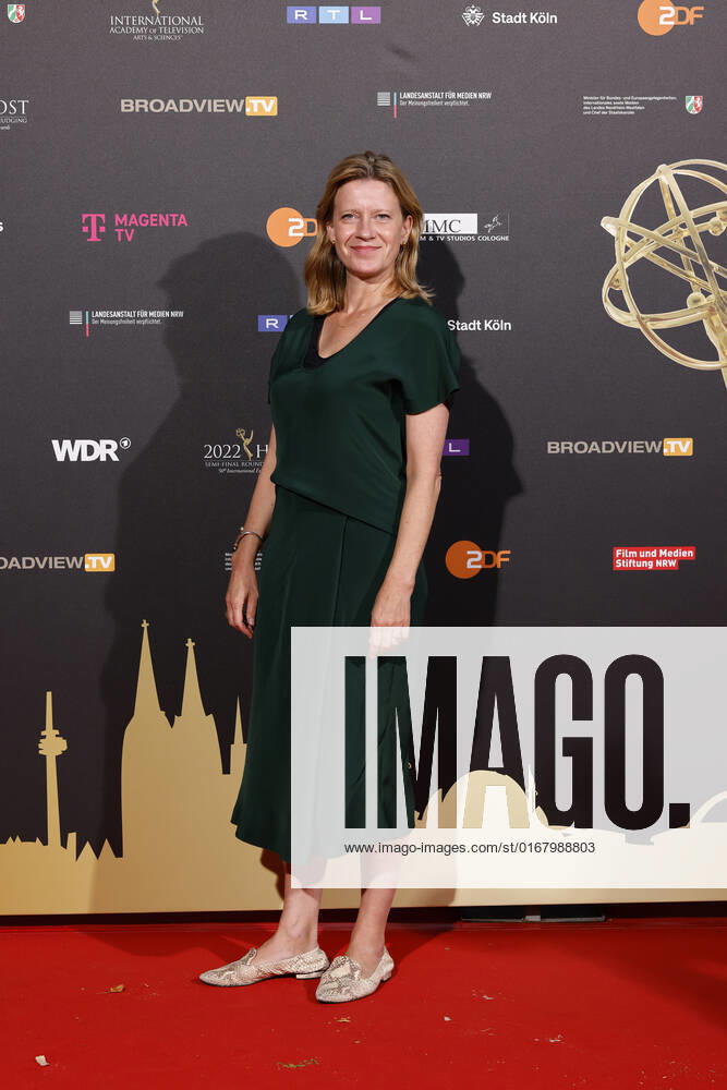 Schauspielerin Caroline Peters beim Kölner Emmy Cocktail 2022 anlässlich der 16. Kölner Jurysitzung des International Emmy auf Schloss Arff. Köln, 31.08.2022 NRW Deutschland