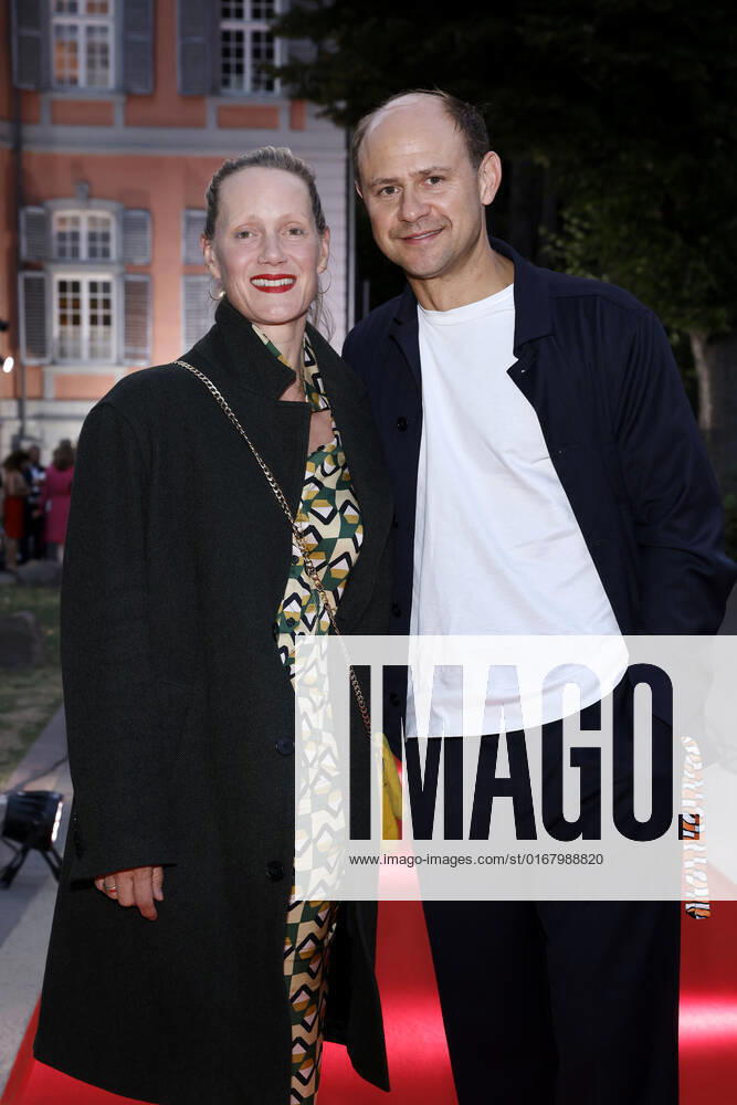 Schauspieler Moritz Führmann mit Ehefrau und Schauspielerin Anna Schudt beim Kölner Emmy Cocktail 2022 anlässlich der 16. Kölner Jurysitzung des International Emmy auf Schloss Arff. Köln, 31.08.2022 NRW Deutschland