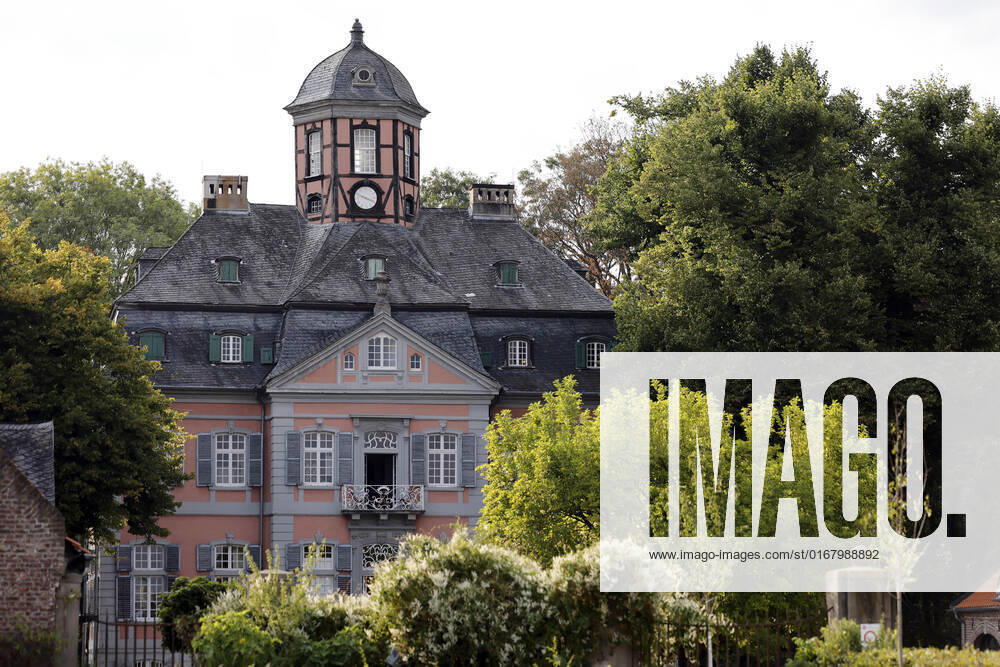 Außenansicht von Schloss Arff beim Kölner Emmy Cocktail 2022 anlässlich der 16. Kölner Jurysitzung des International Emmy auf Schloss Arff. Köln, 31.08.2022 NRW Deutschland