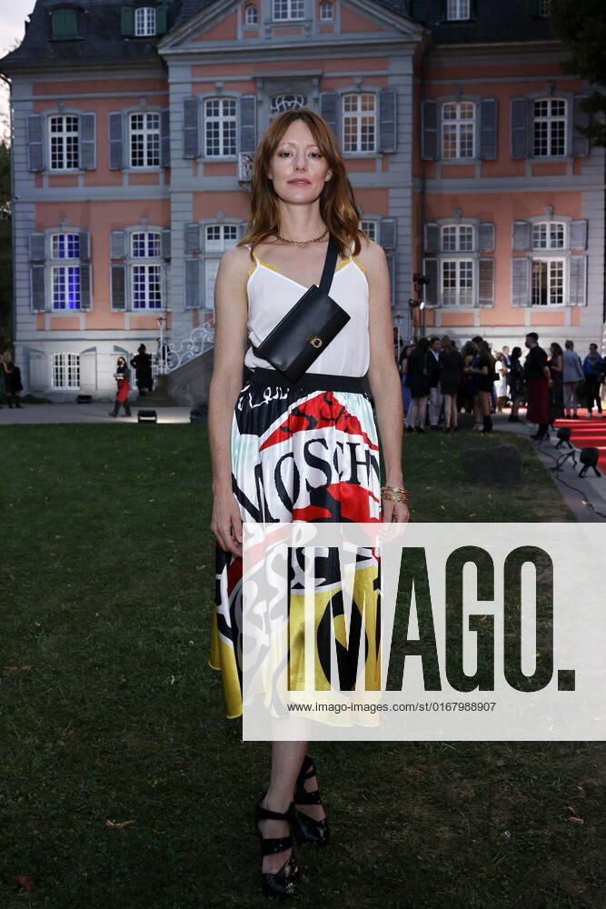 Schauspielerin Lavinia Wilson beim Kölner Emmy Cocktail 2022 anlässlich der 16. Kölner Jurysitzung des International Emmy auf Schloss Arff. Köln, 31.08.2022 NRW Deutschland