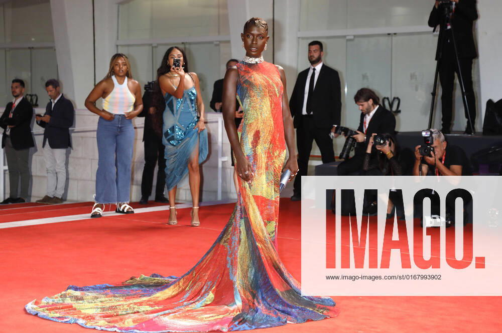 Jodie Turner-Smith bei der Premiere der Miniserie Riget Exodus The Kingdom Exodus auf der Biennale di Venezia 2022 79. Internationale Filmfestspiele von Venedig im Palazzo del Cinema. Venedig
