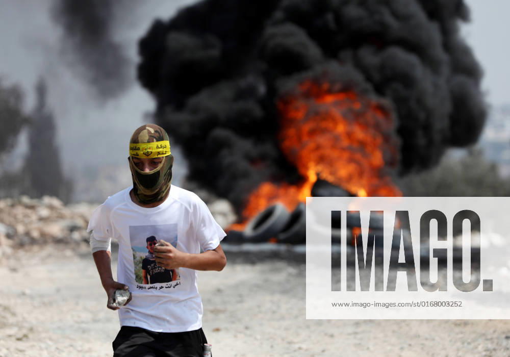 Palestinian demonstrators clash with Israeli forces following a protest against the expropriation of Palestinian land by Israel in in the West Bank village of Kfar Qaddum near the Jewish settlement of Kedumim Palestinian demonstrators clash with Israeli forces following a protest against the expropriation of Palestinian land by Israel in in the West Bank village of Kfar Qaddum near the Jewish settlement of Kedumim on September 2, 2022. Photo by Stringer apaimages Nablus West Bank Palestinian Territory 020922_NABLUS_STR_00 (13)