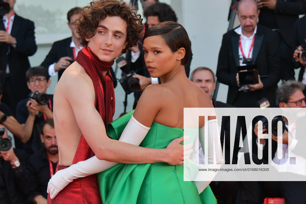 79eme Festival du Film de Venise - Mostra. VENICE, ITALY - SEPTEMBER 02: Timothee Chalamet and Taylor Russell attend the Bones And All red carpet at the 79th Venice International Film Festival on September 02, 2022 in Venice, Italy. 283674 2022-09-02 Venice Italie