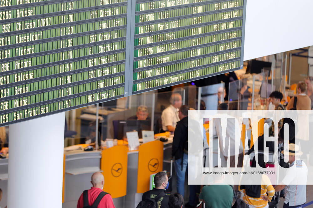Piloten Streik der Lufthansa 800 Flüge werden gestrichen am Flughafen in München Datum: 02.09.2022