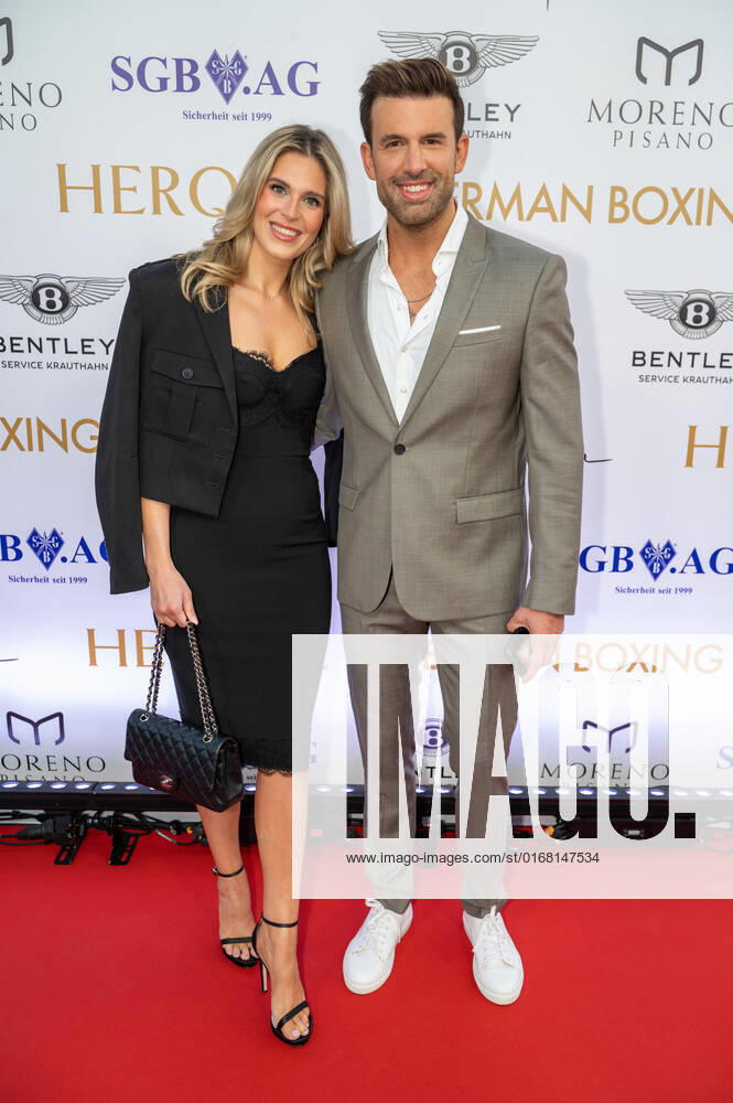 20220904 HERQUL GERMAN BOXING AWARDS BERLIN, GERMANY - SEPTEMBER 4 2022 : Jay Khan, Jessie Noe Scheuermann at - HERQUL GERMAN BOXING AWARDS on September 4, 2022 in Berlin, . Berlin Berlin Germany