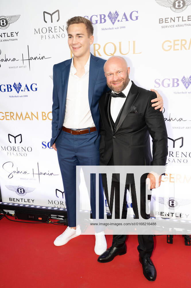 20220904 HERQUL GERMAN BOXING AWARDS BERLIN, GERMANY - SEPTEMBER 4 2022 : Tim Vössing, Sebastian Tlatlik at - HERQUL GERMAN BOXING AWARDS on September 4, 2022 in Berlin, . Berlin Berlin Germany