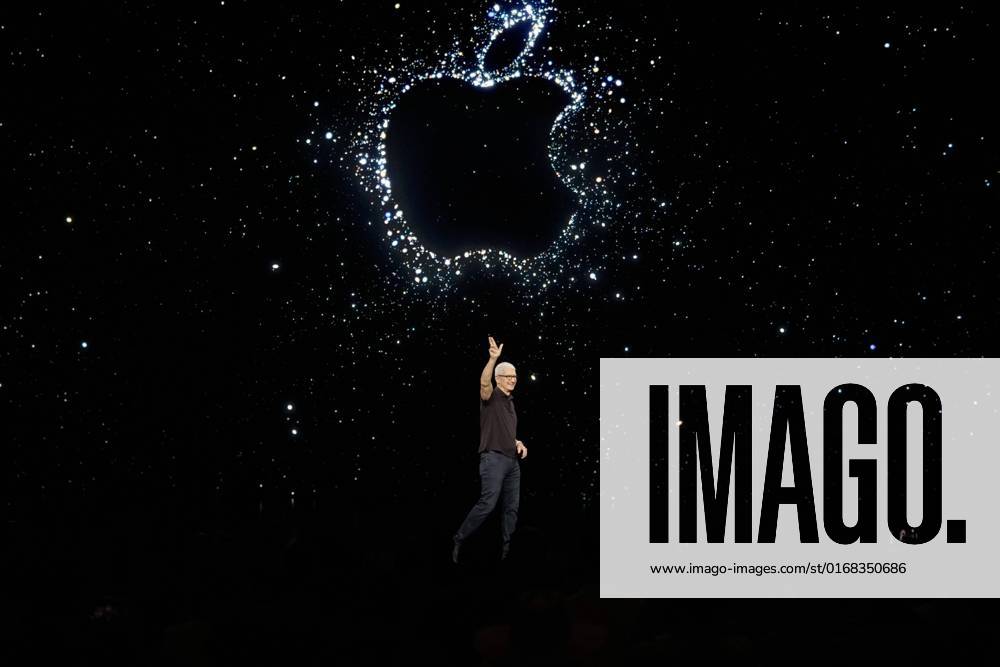 (220908) -- SAN FRANCISCO, Sept. 8, 2022 -- Apple CEO Tim Cook attends a product launch event in San Francisco Bay Area, California, the United States, Sept. 7, 2022. Apple on Wednesday announced new products during a product launch event held in the Steve Jobs Theater. U.S.-SAN FRANCISCO-APPLE-NEW PRODUCTS WuxXiaoling