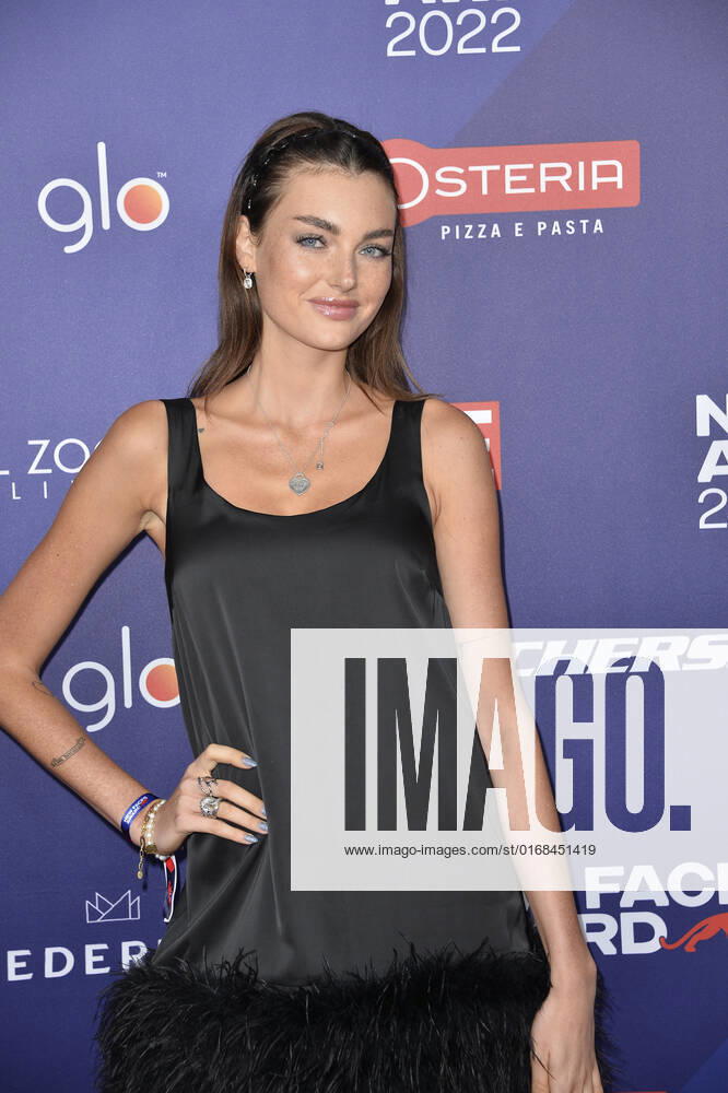 Celine Bethmann beim Bunte New Faces Award STYLE in Berlin 08.09.2022