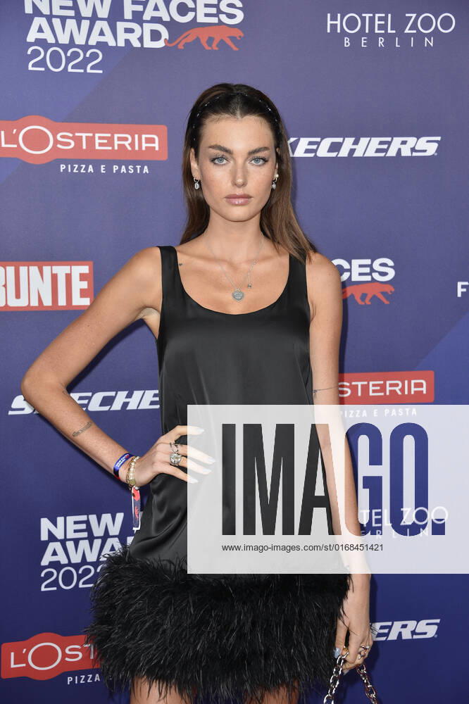 Celine Bethmann beim Bunte New Faces Award STYLE in Berlin 08.09.2022