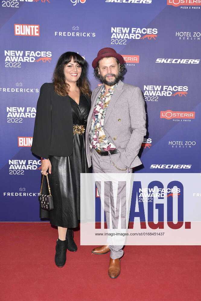 Manuel Cortez mit Freundin Saina Bayatpour beim Bunte New Faces Award STYLE in Berlin 08.09.2022